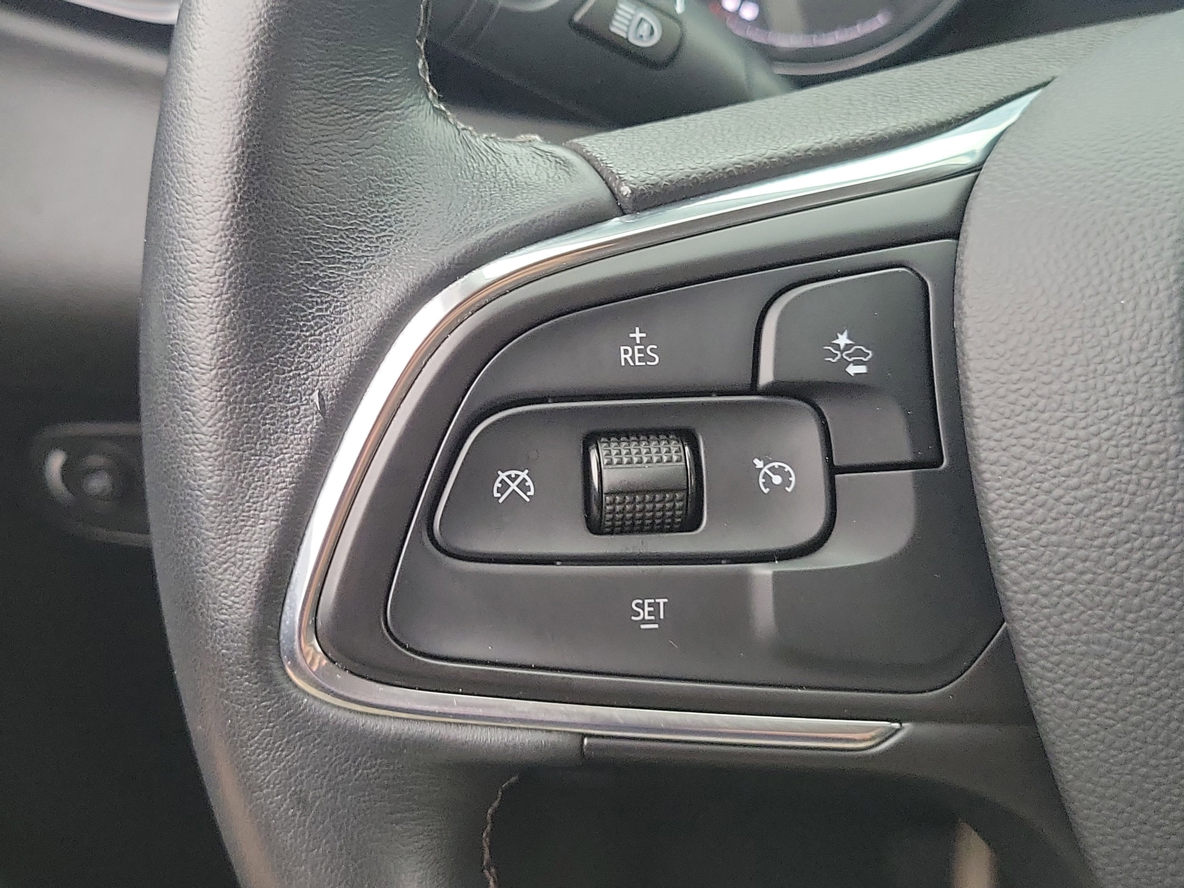 Used 2023 Sunset Glow Metallic Buick Preferred image 25