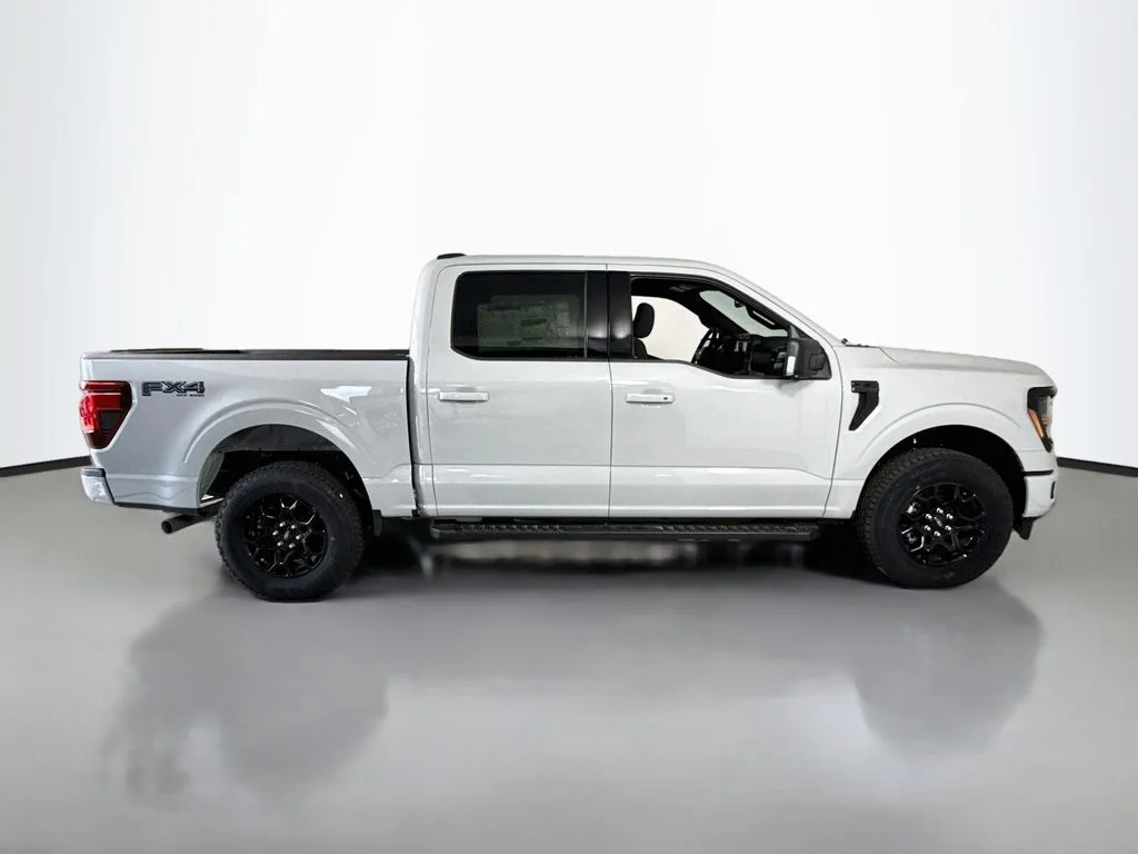 New 2026 Avalanche Ford XLT image 8
