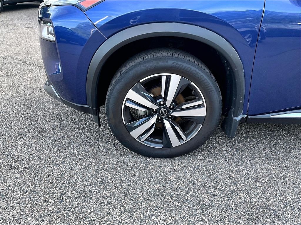Used 2023 Blue Nissan SL image 7