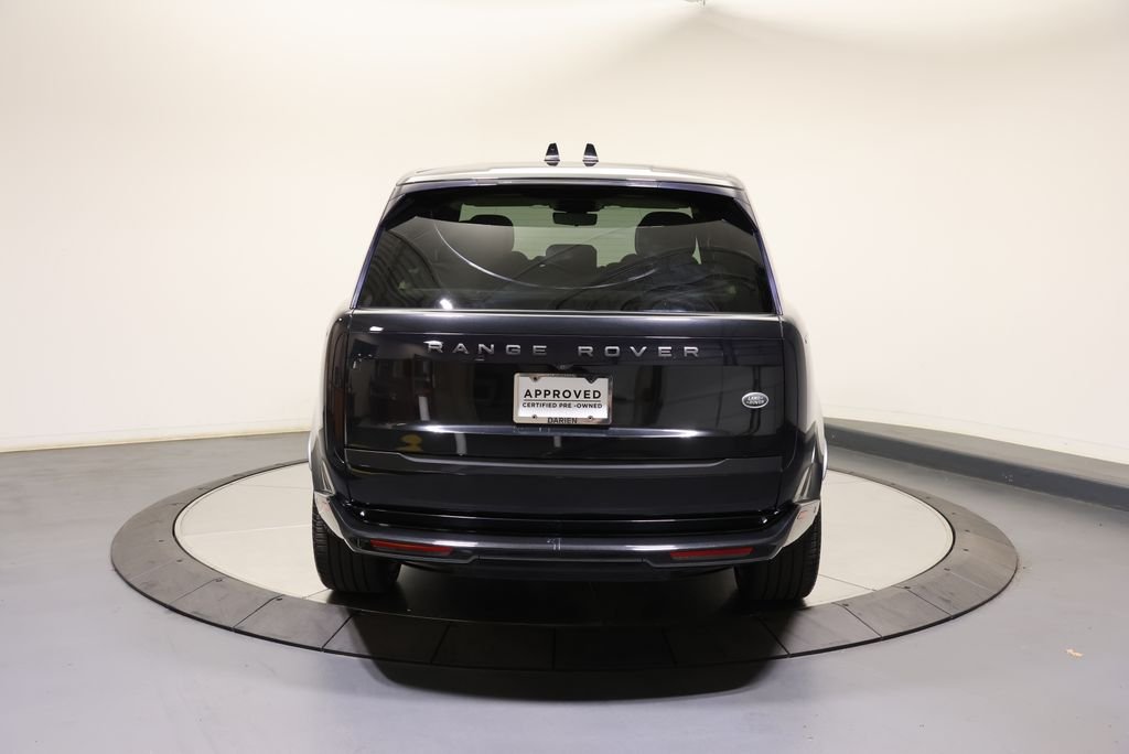 Certified Used 2023 Santorini Black Metallic Land Rover SE image 4