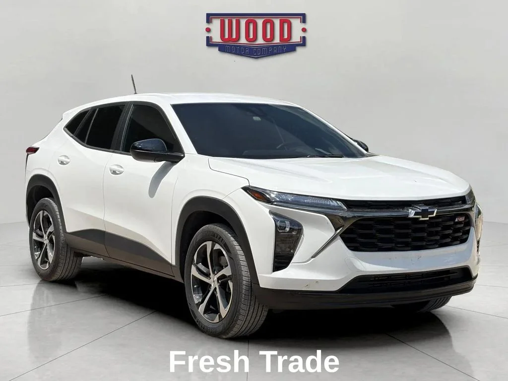 Used 2025 Summit White Chevrolet 1RS image 1