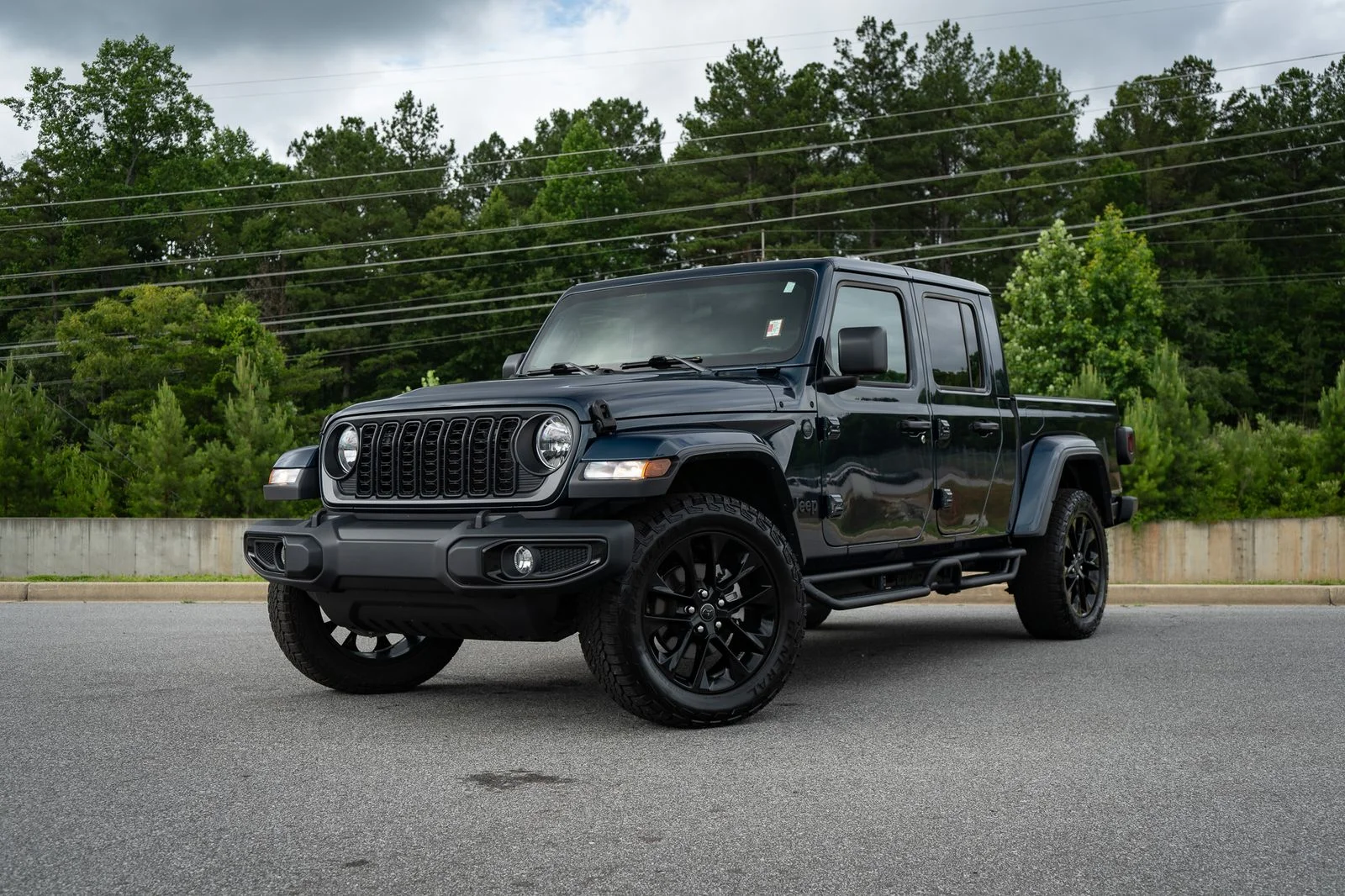 Used 2025 Blue Pearl Jeep Nighthawk image 1