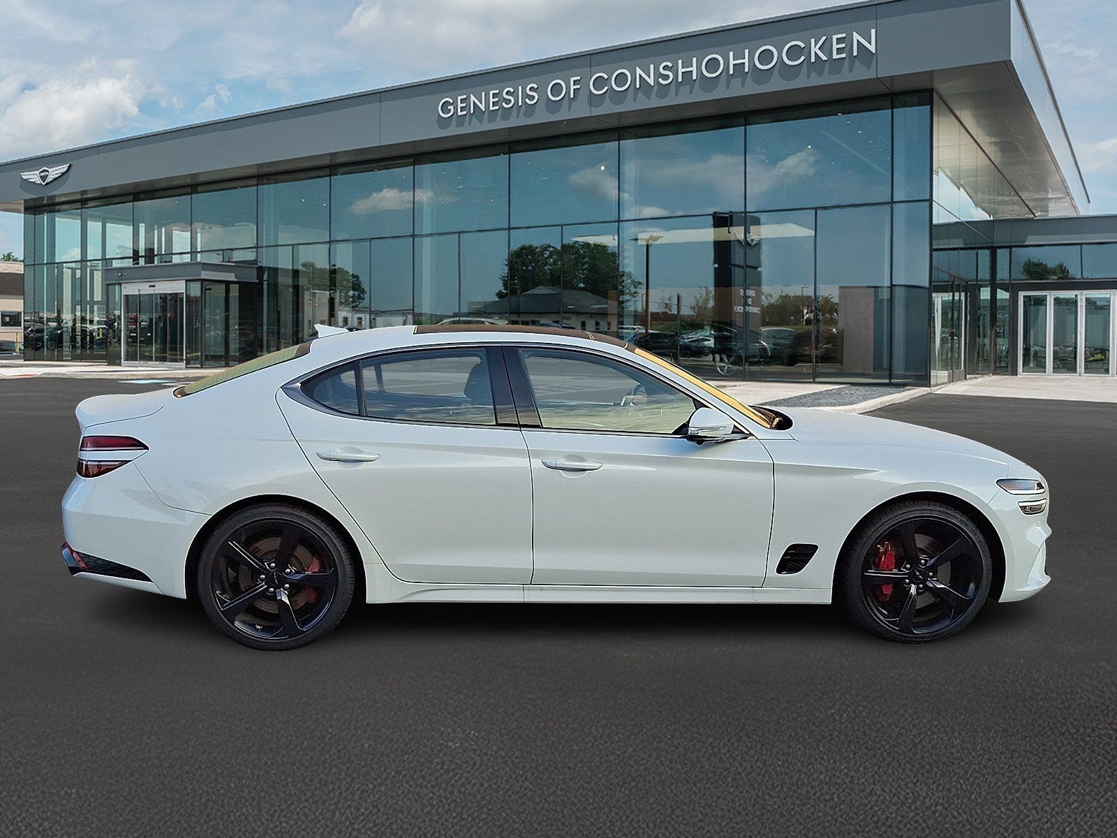 Certified Used 2026 Uyuni White Genesis 3.3T Sport Prestige image 7