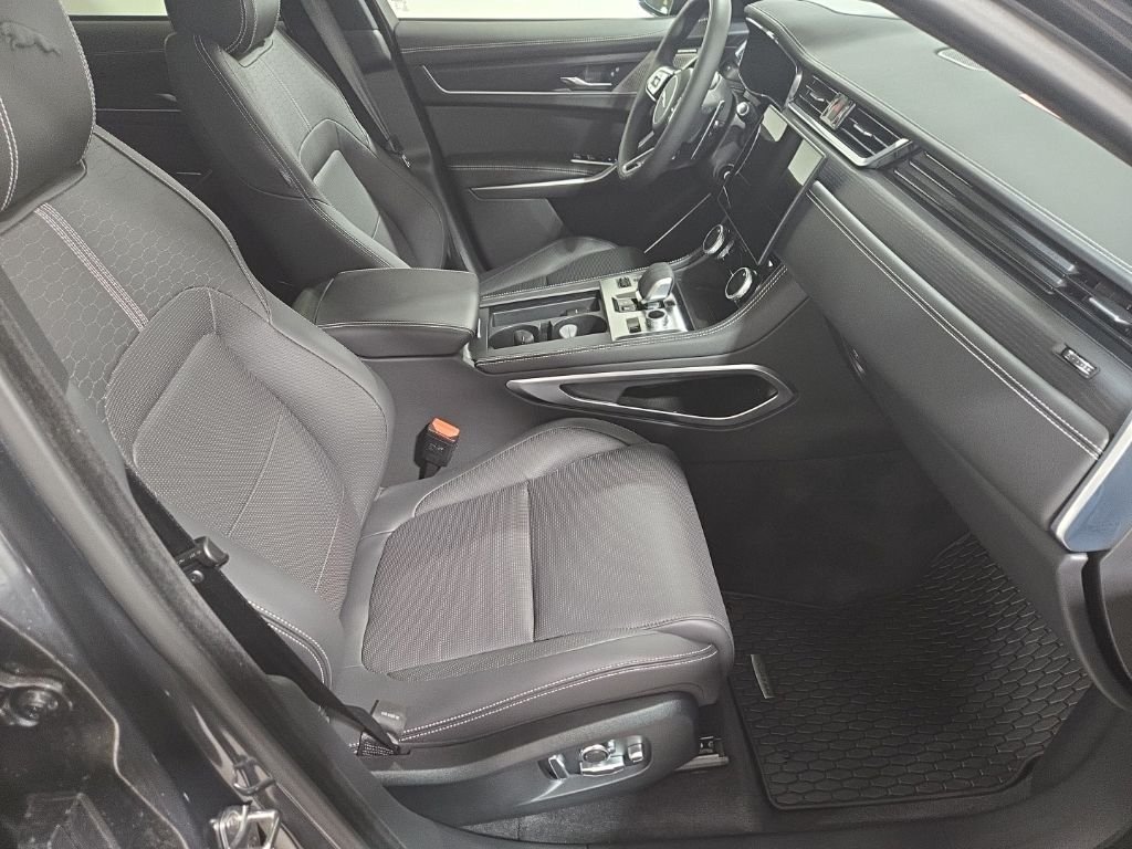 2026 Jaguar F-Pace R-Dynamic S - Photo 28