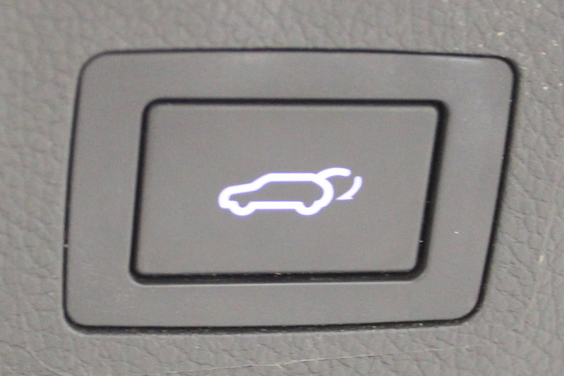 Used 2018 Becketts Black Hyundai Limited Ultimate 3.3L Auto image 22