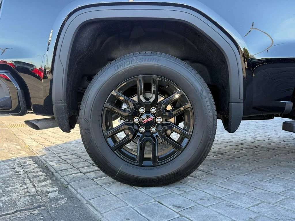 New 2026 Onyx Black GMC Elevation image 7