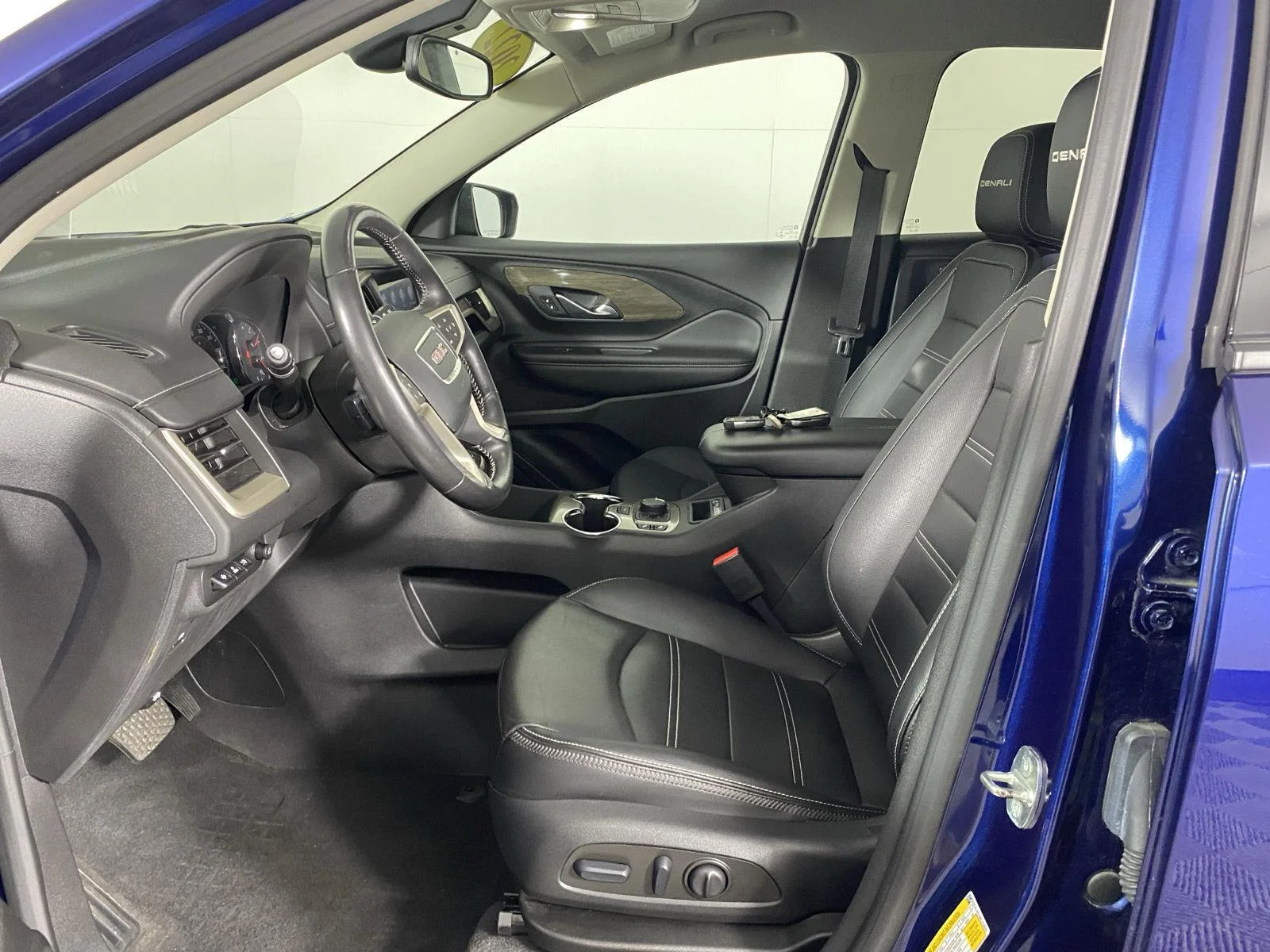 Used 2022 Marine Metallic GMC Denali image 13