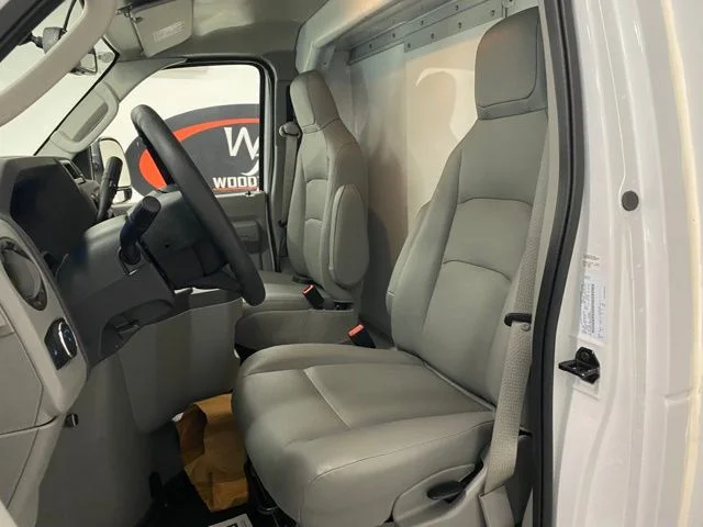 New 2025 Oxford White Ford E-350 SRW image 16