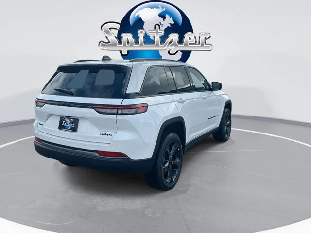 New 2026 Bright White Clear-Coat Exterior Paint Jeep Limited image 9