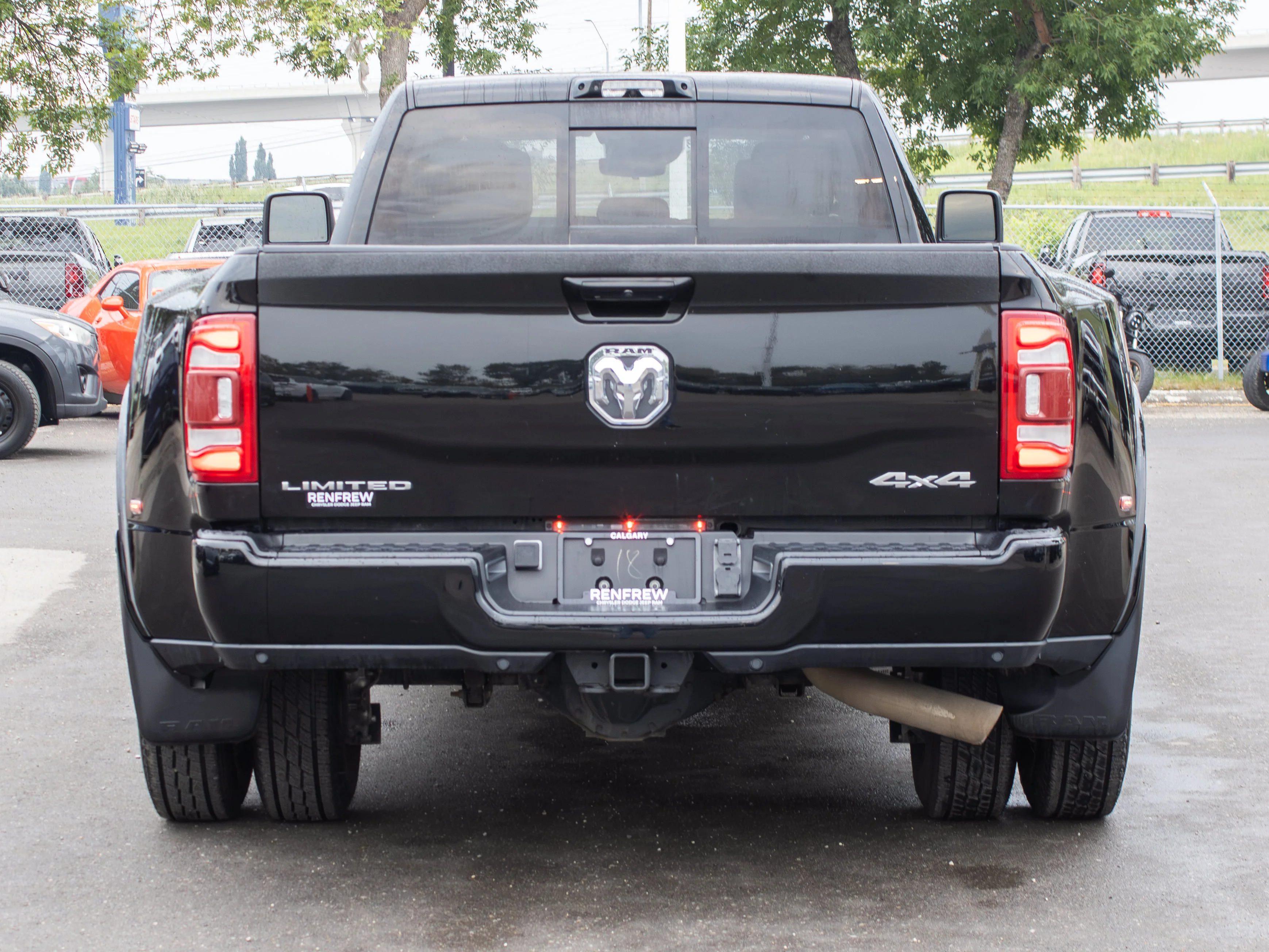 Used 2023 Black RAM Limited*Dually | 6.7L Cummins HO | 4.10 Rear Axle | 5th Wheel & Gooseneck Prep | image 16