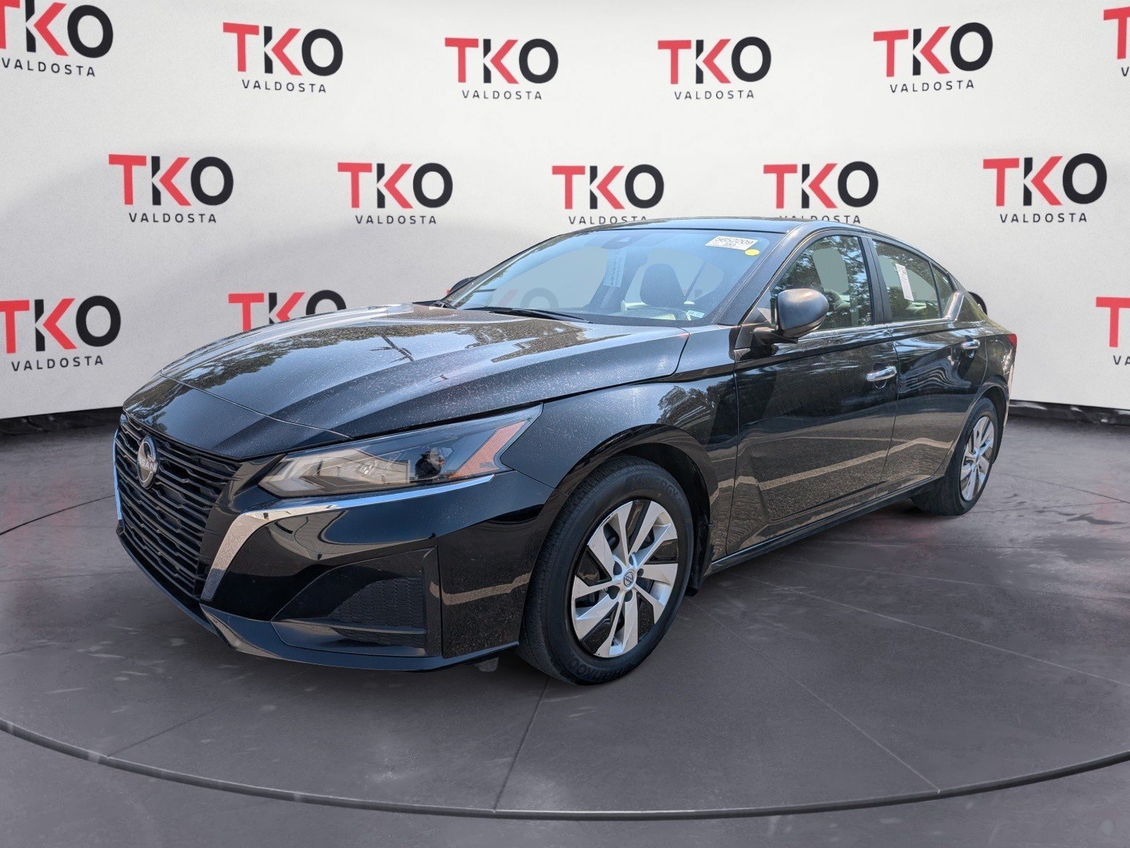 Used 2024 Super Black Nissan 2.5 S image 5