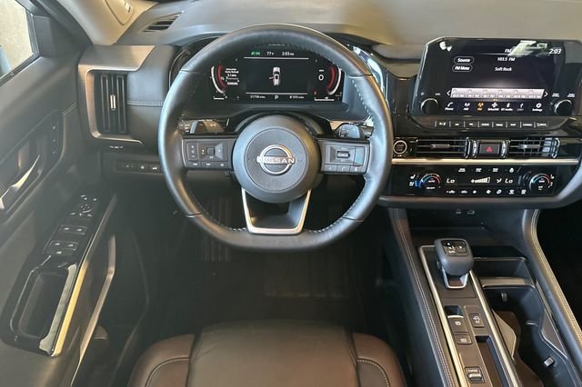 Used 2023 Silver Nissan Platinum image 13