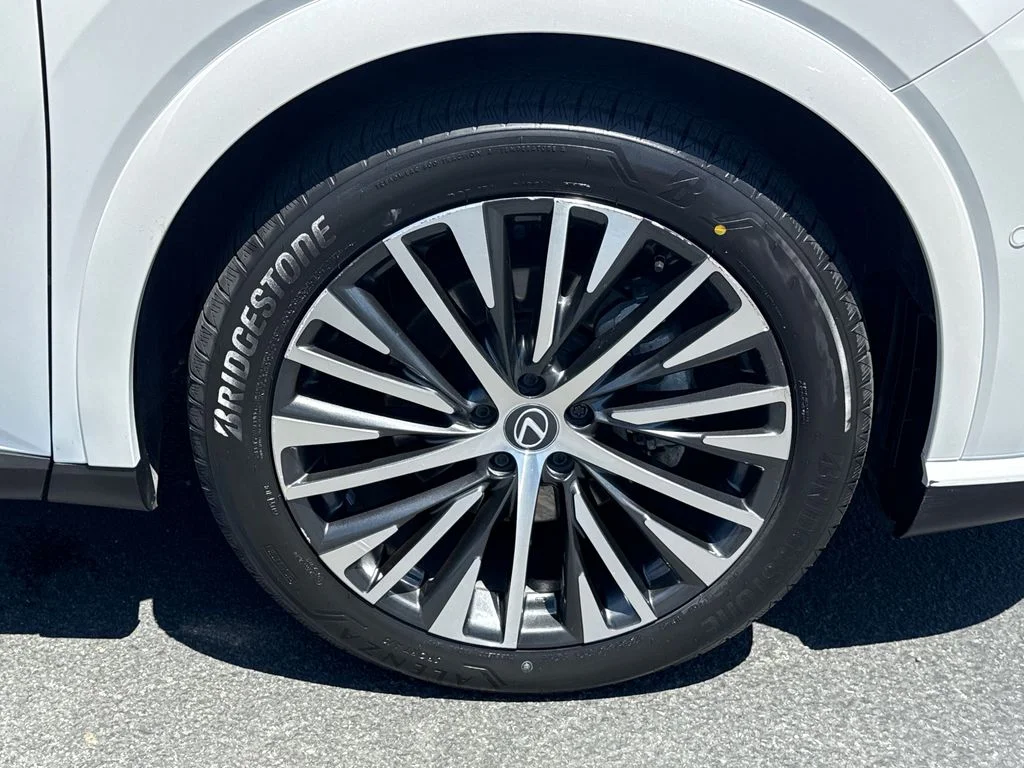 Used 2024 White Lexus 350 Premium Plus image 7