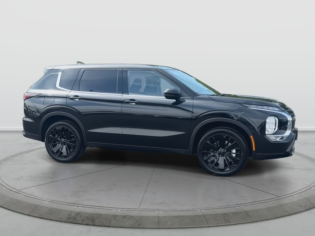 New 2026 BLK DIAMOND Mitsubishi LE image 8