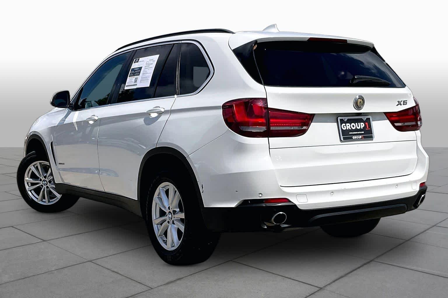 Used 2015 Alpine White BMW sDrive35i image 10