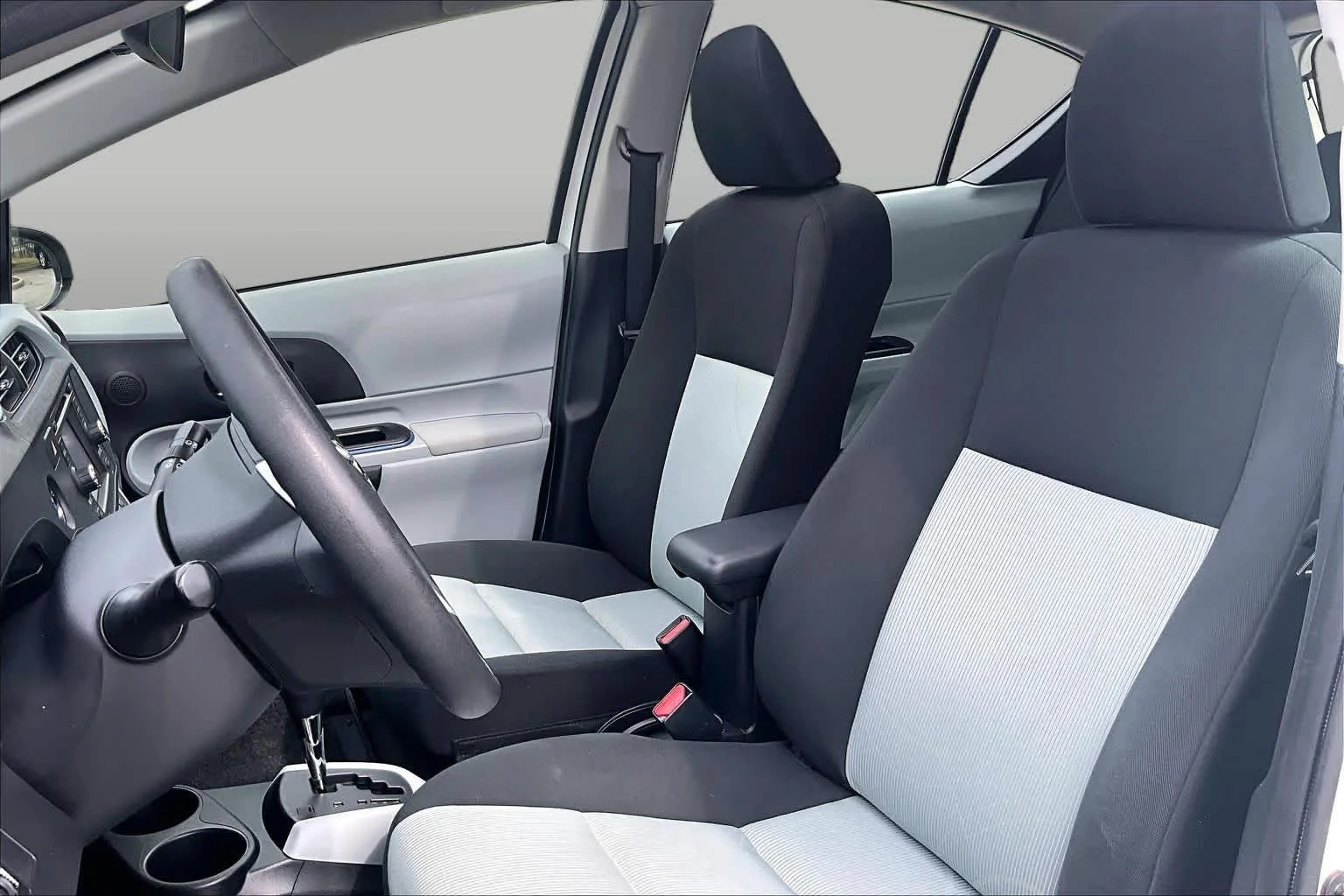 Used 2012 Moonglow Toyota Three image 8