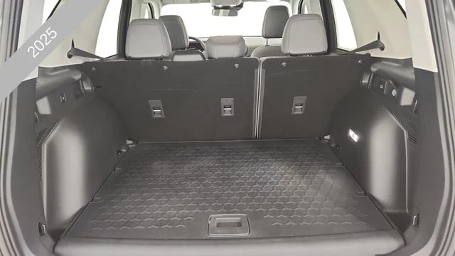 New 2025 Carbonized Gray Metallic Ford Badlands® image 21