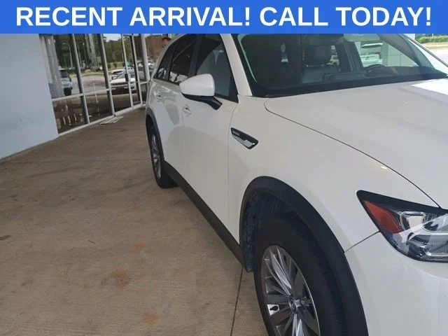 Used 2025 White Mazda 3.3 Turbo Select image 1