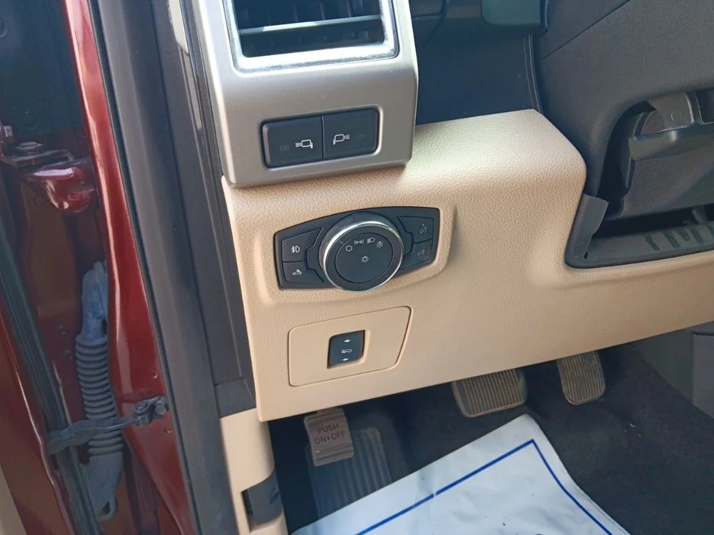 Used 2017 Bronze Fire Metallic Ford Lariat image 17