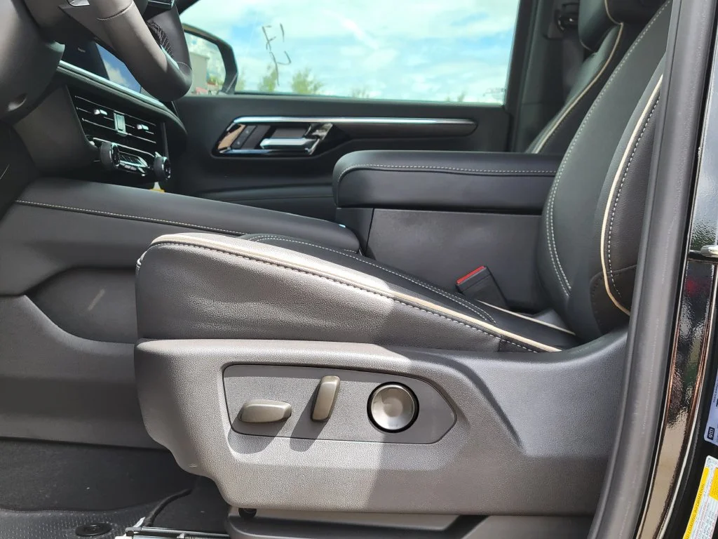 New 2026 Black Chevrolet Premier image 25