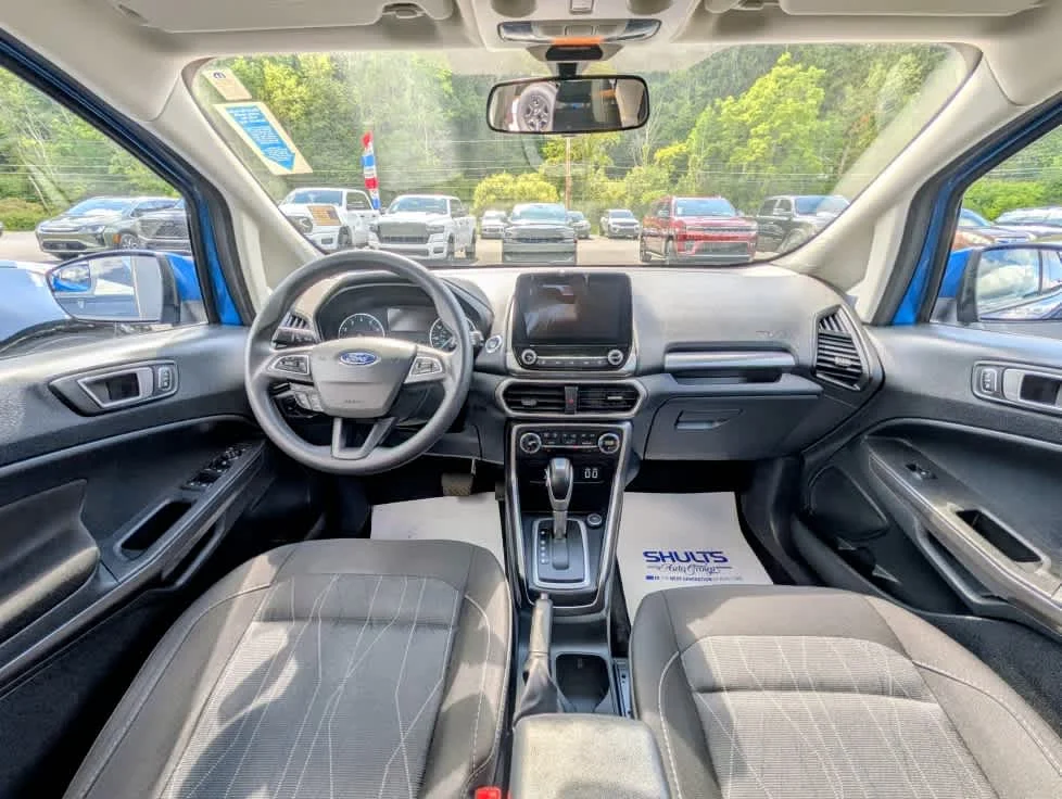 Used 2022 Lightning Blue Ford SE image 8