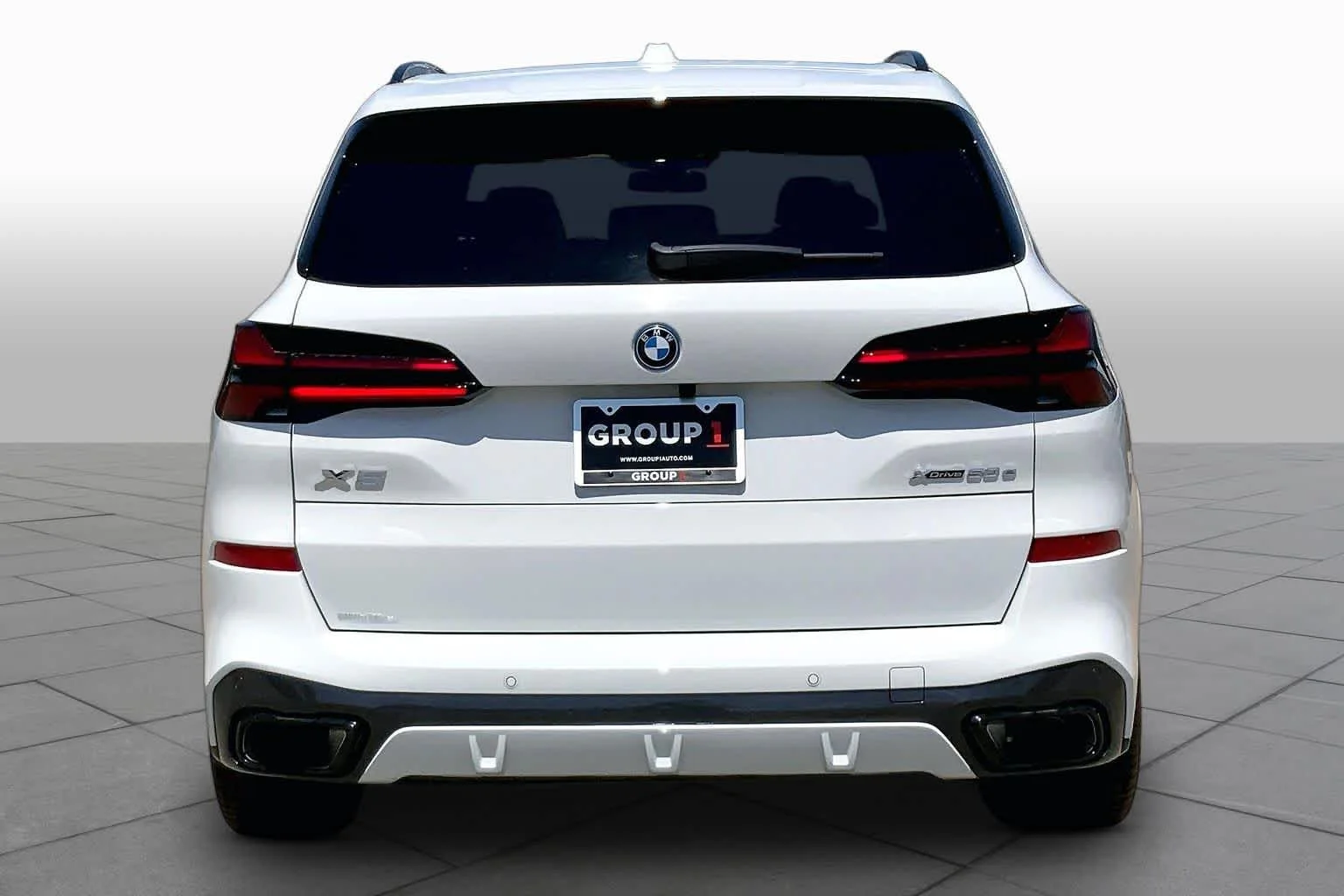 New 2026 Alpine White BMW xDrive50e image 4