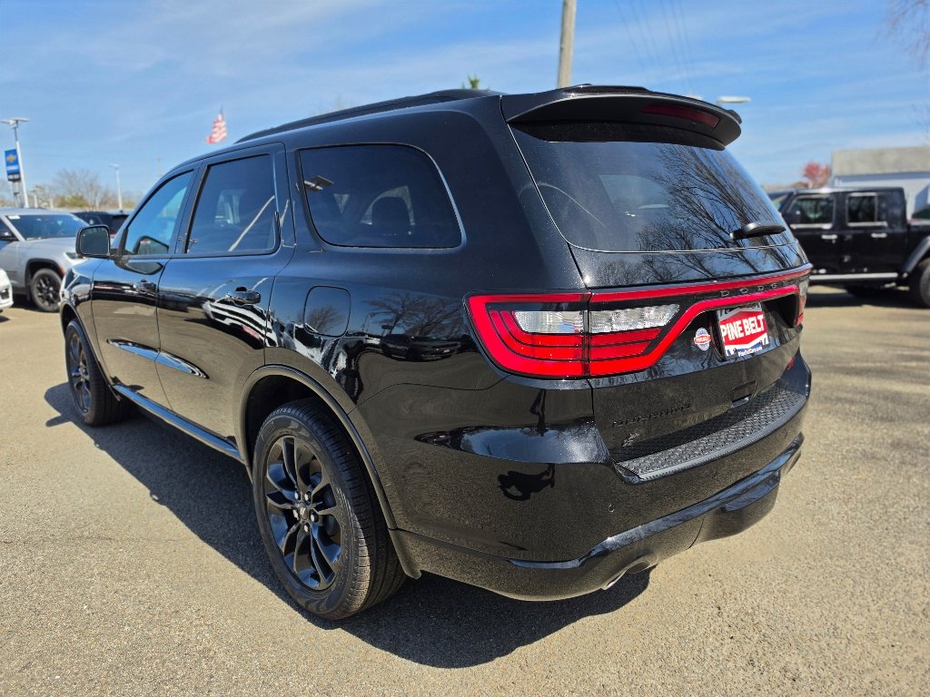 New 2026 Diamond Black Clear-Coat Exterior Paint Dodge GT Plus HEMI V8 image 10