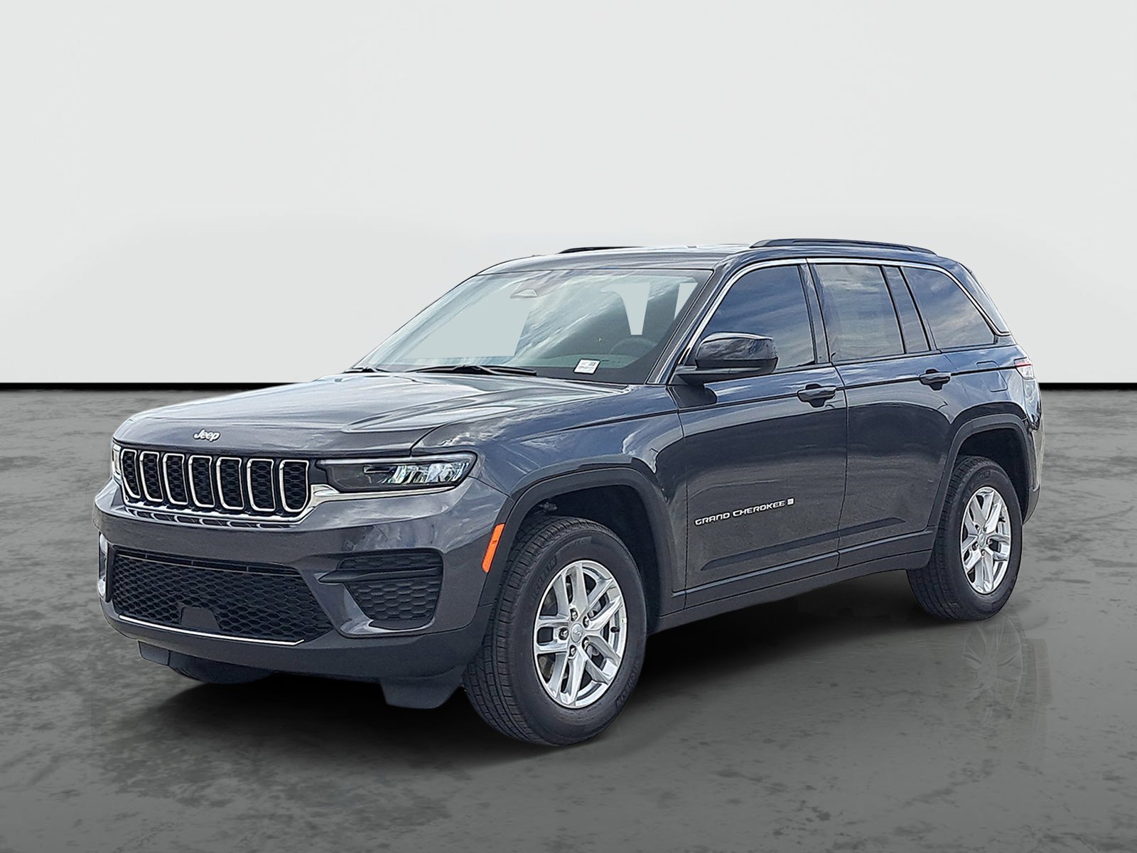 New 2026 Baltic Gray Metallic Clear-Coat Exterior Paint Jeep Laredo X image 3