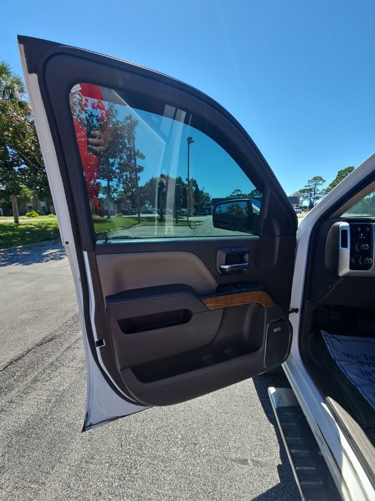 Used 2017 SUMMIT WHITE GMC SLT image 25