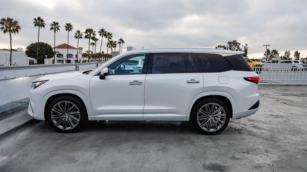 Used 2025 Pearl Lexus 350 Luxury image 14