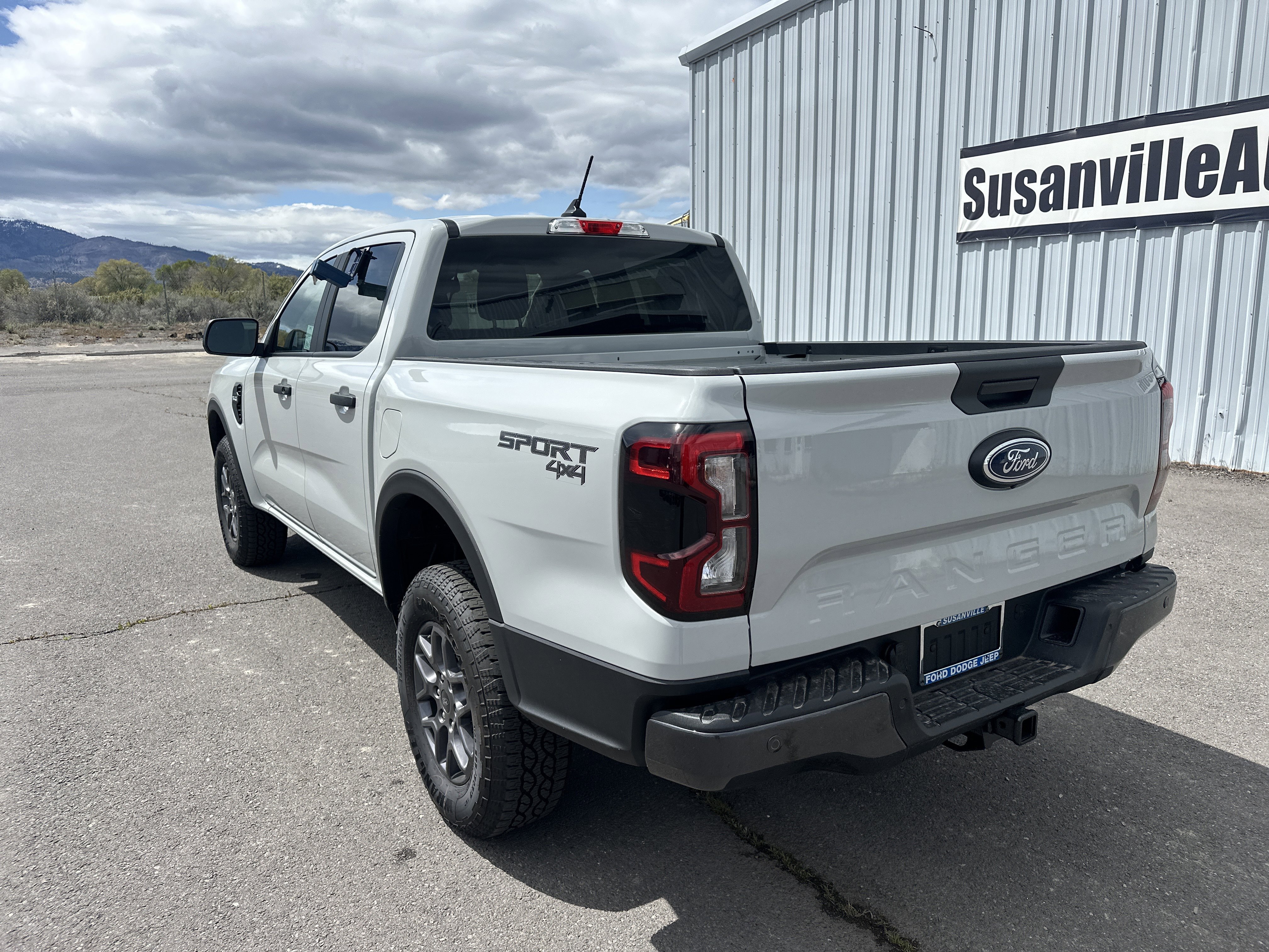 New 2026 Avalanche Ford XLT image 3