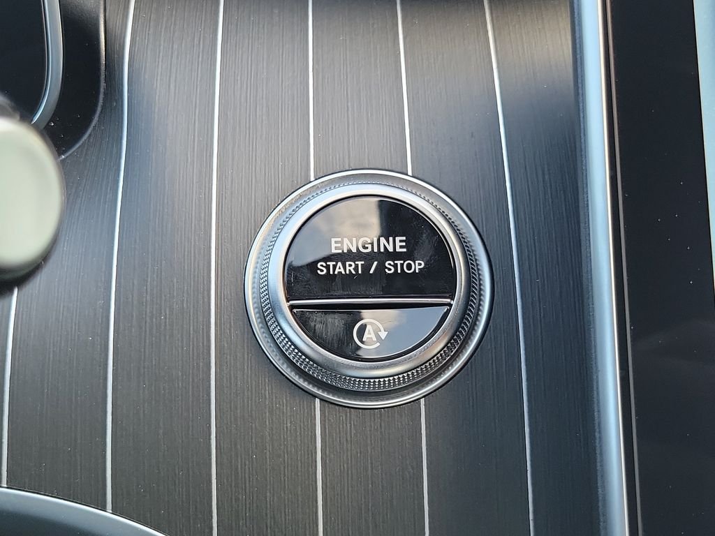 New 2026 Selenite Grey Metallic Mercedes-Benz C 300 image 30