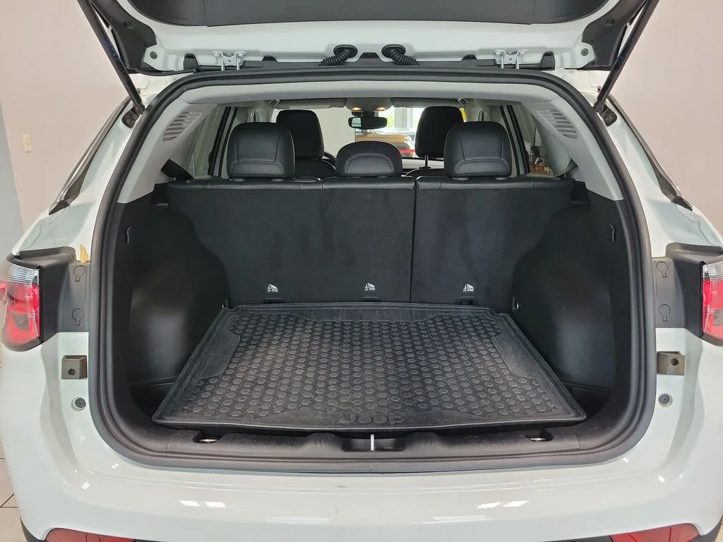 Used 2022 White Jeep Latitude Lux image 15