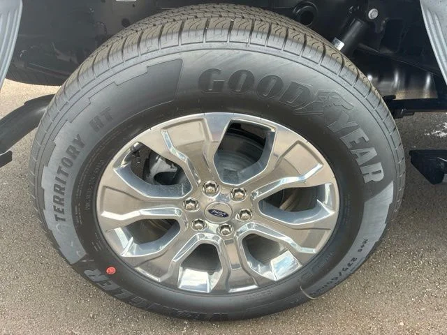 New 2026 Star White Metallic Tri-Coat Ford Platinum® image 15