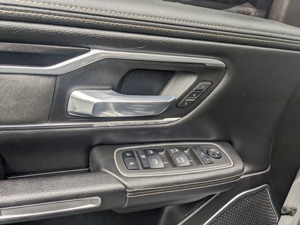 Used 2022 Billet Silver Metallic Clearcoat Ram Laramie image 12