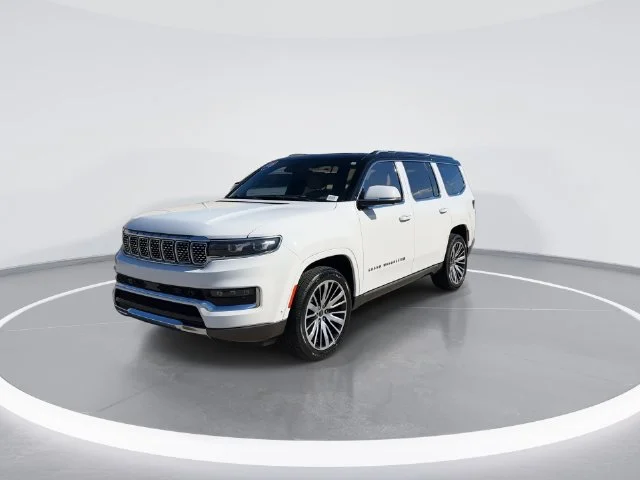 Used 2022 White Jeep Series III image 3