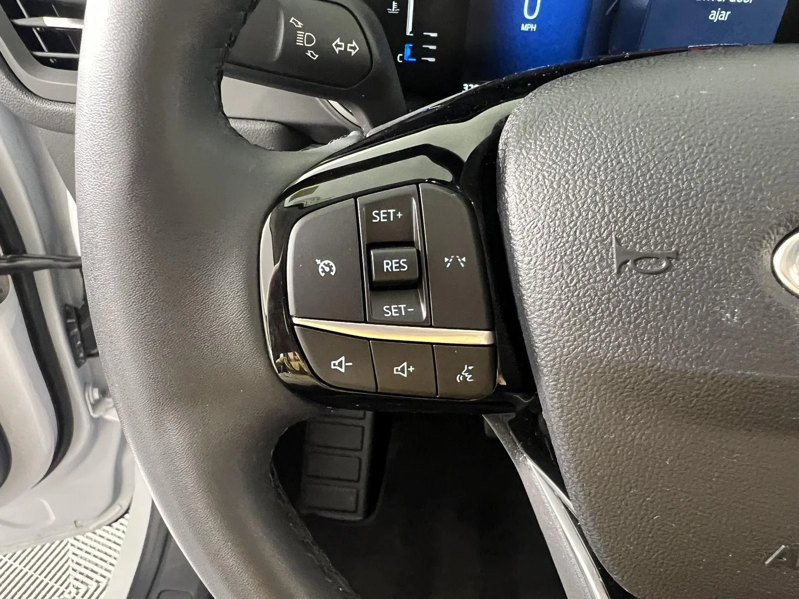 Used 2023 Oxford White Ford Active image 15