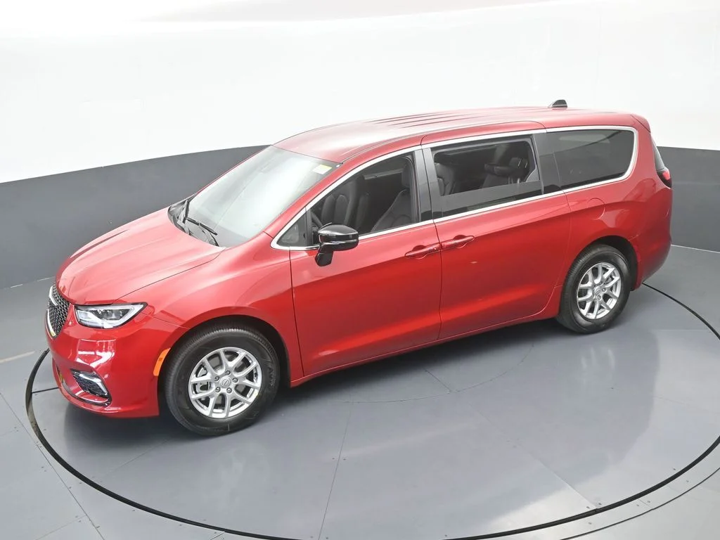 New 2026 Red Hot Pearl-Coat Exterior Paint Chrysler Select image 44