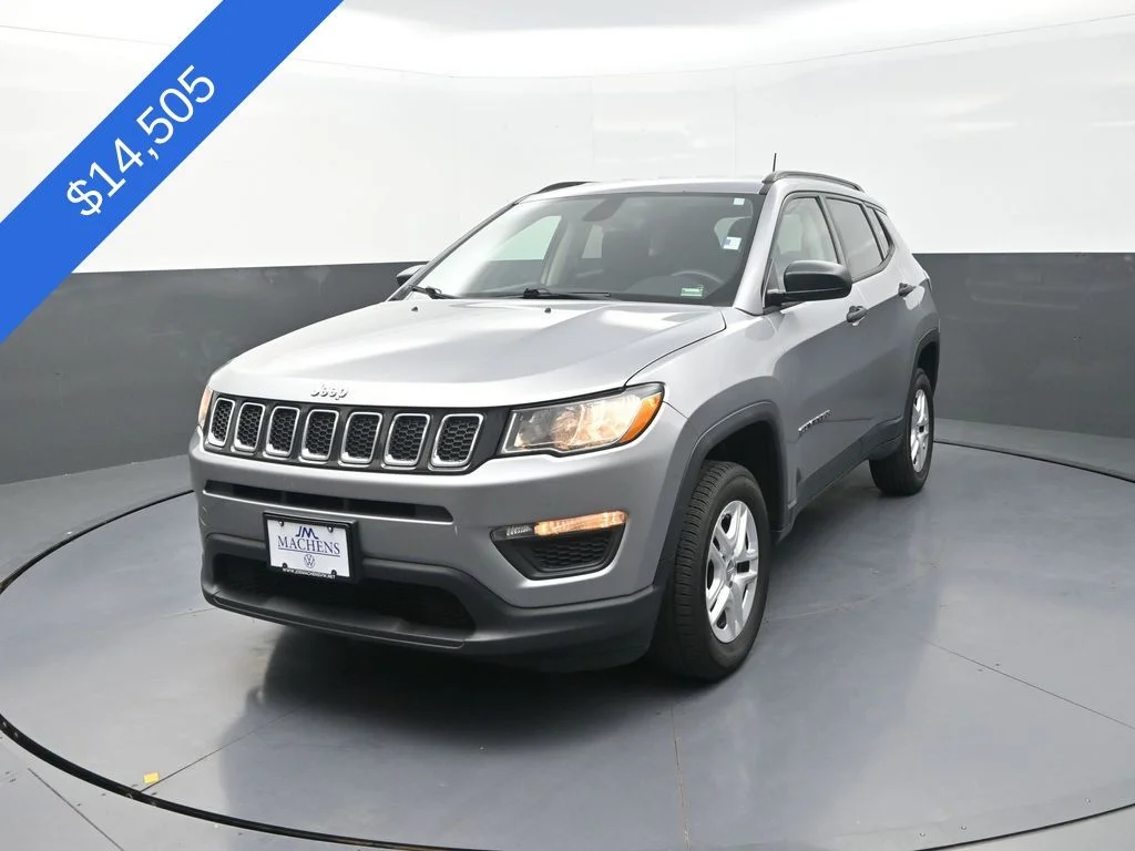 Used 2018 Silver Jeep Sport image 4