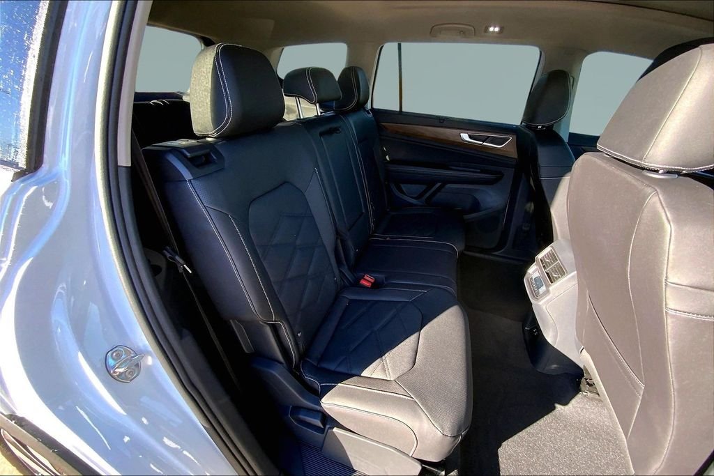 2026 Volkswagen Atlas SE w/Tech - Photo 10