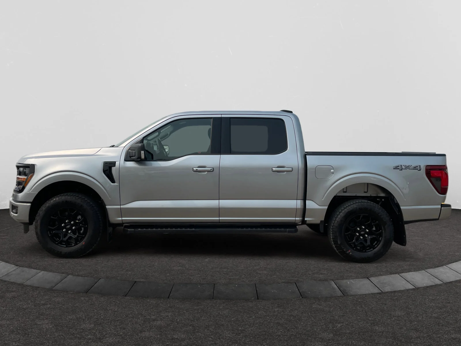 New 2026 Iconic Silver Metallic Ford XLT image 2
