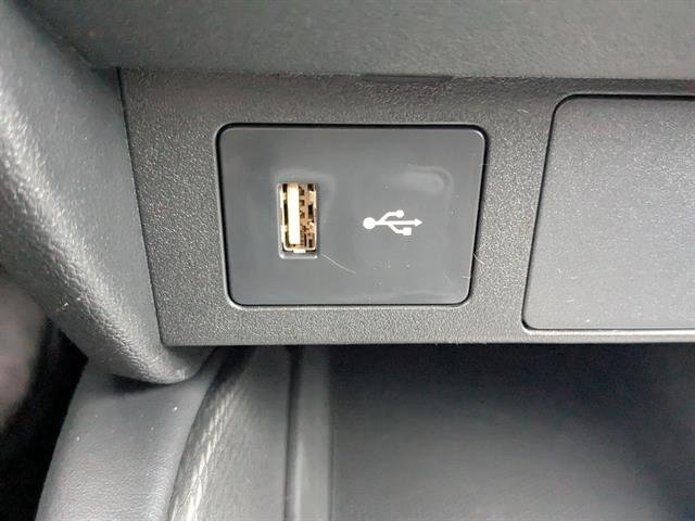 Used 2025  Mitsubishi SE image 21