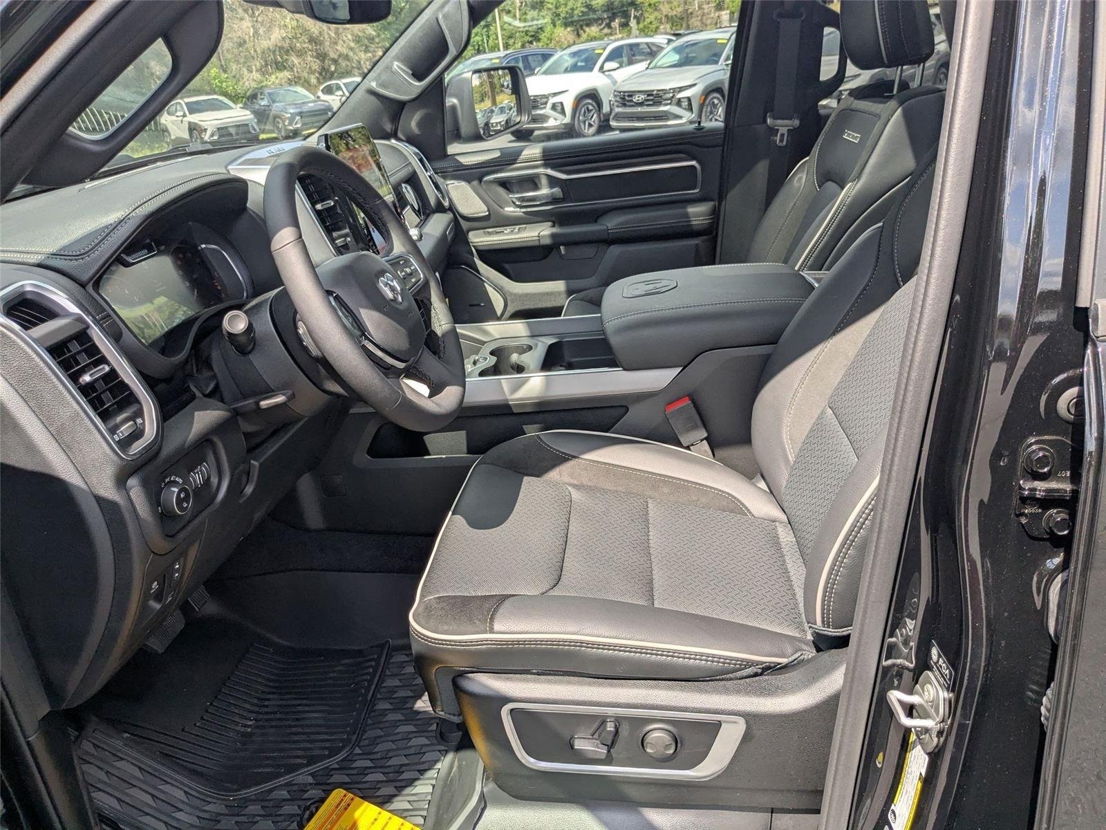 2026 RAM 1500 Laramie - Photo 11