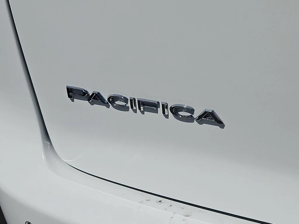 Used 2023 Bright White Clearcoat Chrysler Touring L image 26