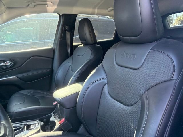 Used 2020 White Jeep Limited image 3