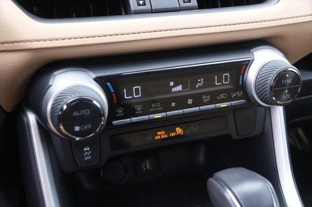 Certified Used 2025 RUBY FLARE PEARL* Toyota  image 19