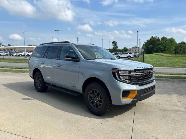 New 2026 Glacier Gray Metallic Tri-Coat Ford Tremor® image 35