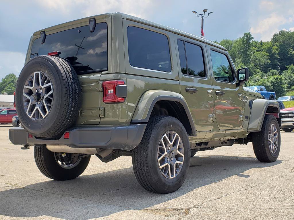 Used 2026 41 Jeep Sahara image 3