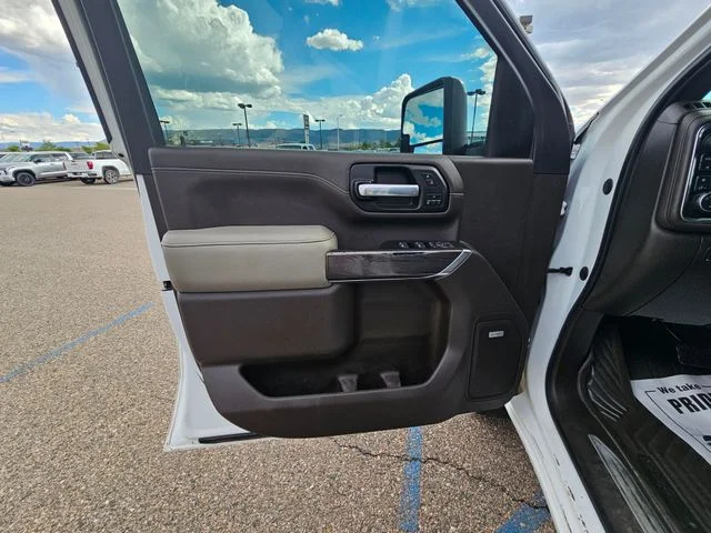 Used 2020 Summit White Chevrolet LTZ image 16