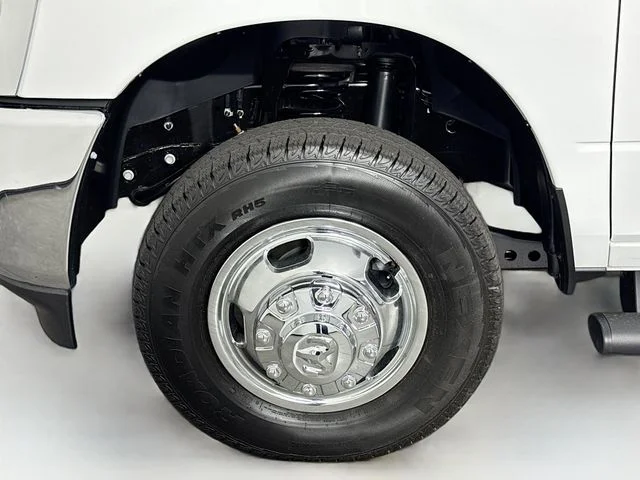 New 2026 Bright White Clear-Coat Exterior Paint RAM TRADESMAN Chassis Cab image 27